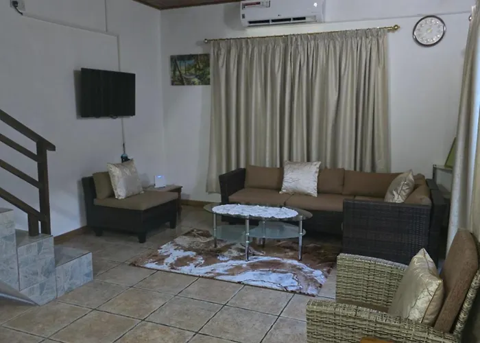 Loversnest Self Catering Anse aux Pins